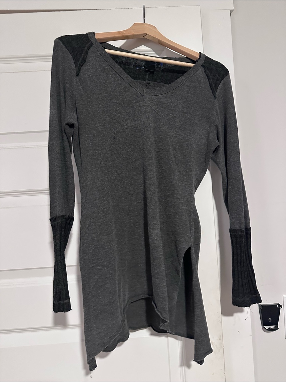 Mona B Charcoal Gray Long-Sleeve Tunic with Ribbed Cuffs